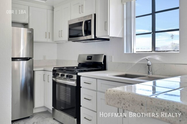 Building Photo - 1520 N Vista St