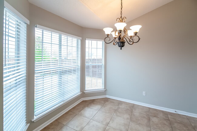 Building Photo - 6561 White Hawk Ln