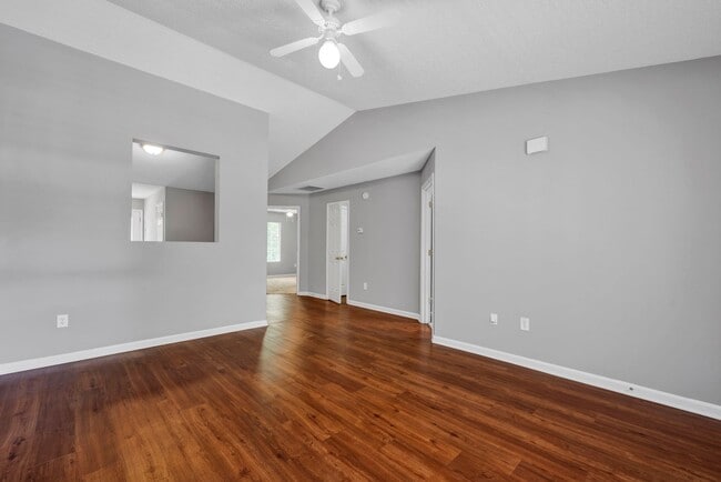 Building Photo - Chinaberry Commons Apartments