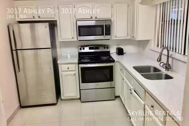 Foto del edificio - 3017 Ashley Pl