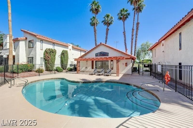 Foto principal - 1701 E Katie Ave