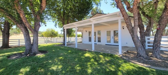 Building Photo - 8424 Silver Bridge Rd