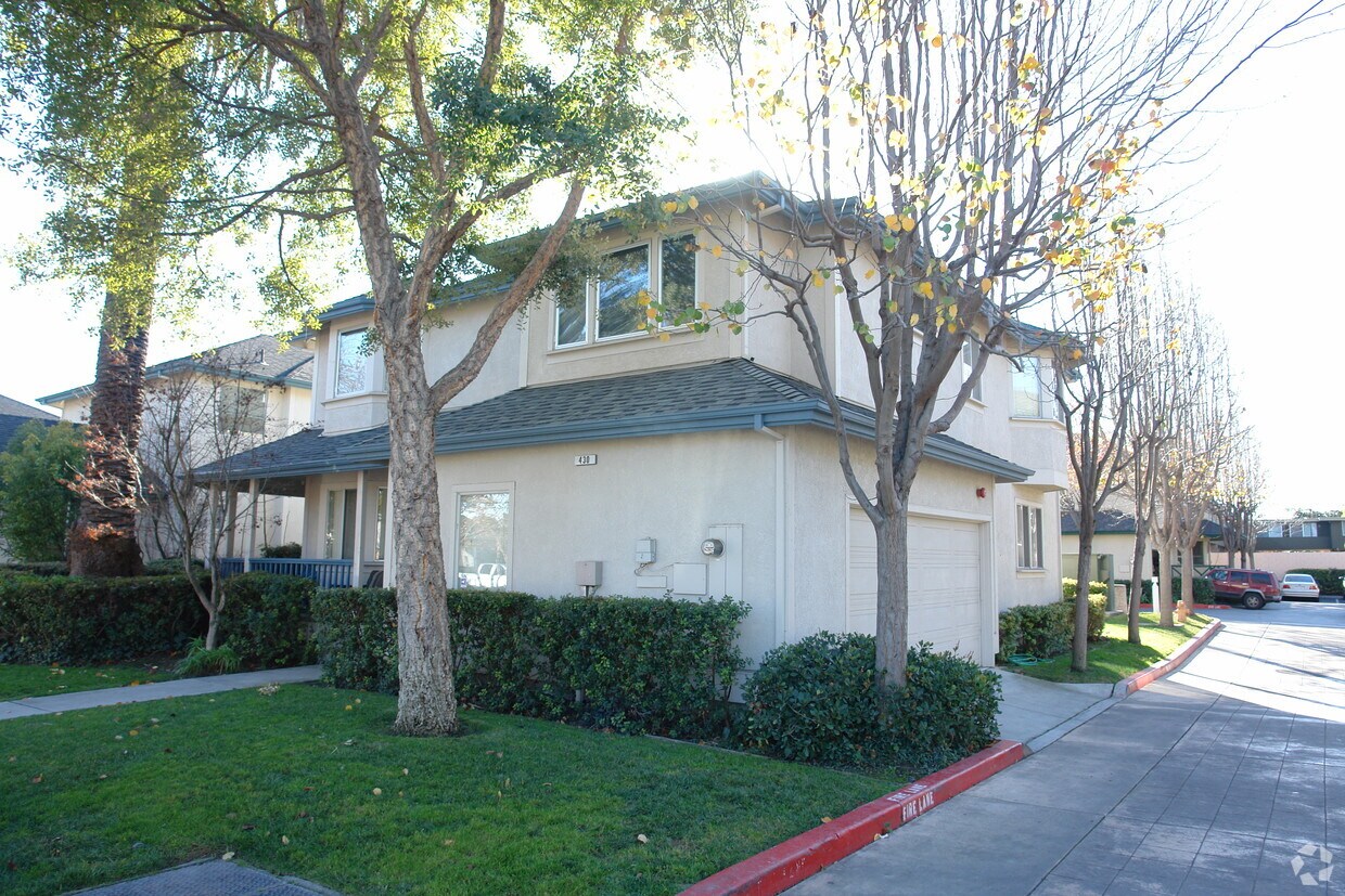 Primary Photo - 430-4320 Alviso St
