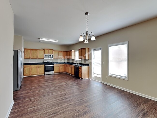 Building Photo - 17 Brookvalley Ct W