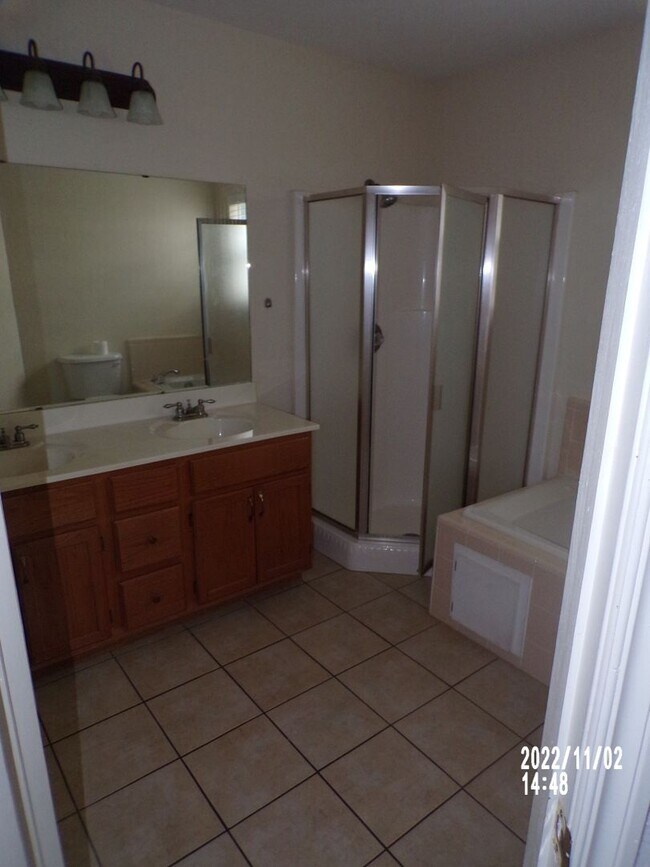 Building Photo - Great Duplex!