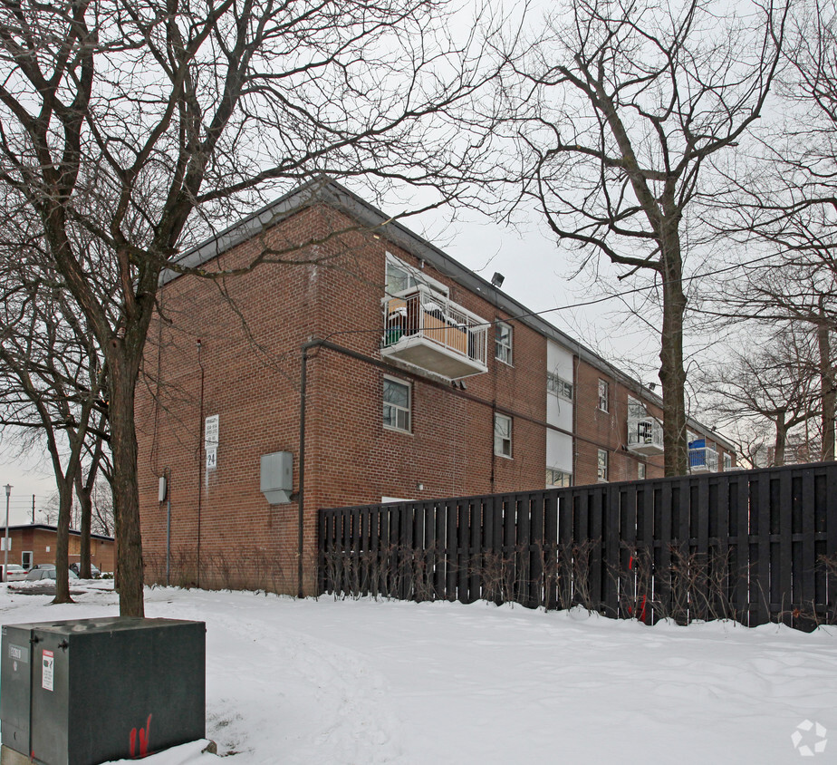 Building Photo - 43-95 Firvalley Crt