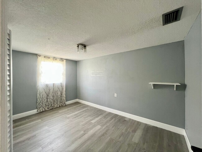 Building Photo - 3855 Headsail Dr