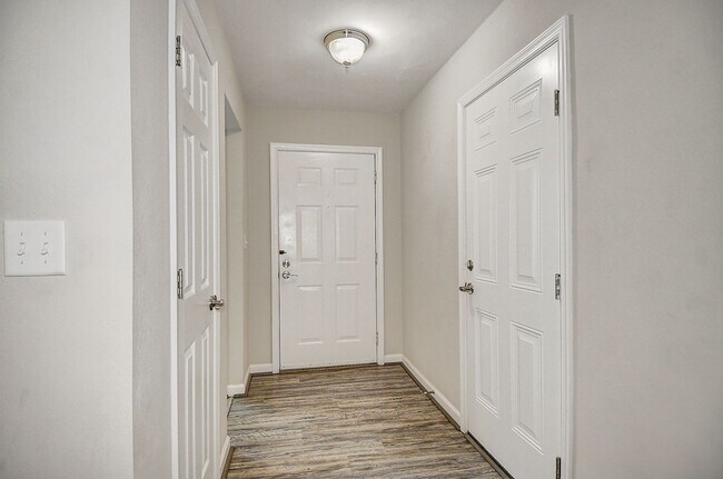 Foto del edificio - HOUSE FOR RENT