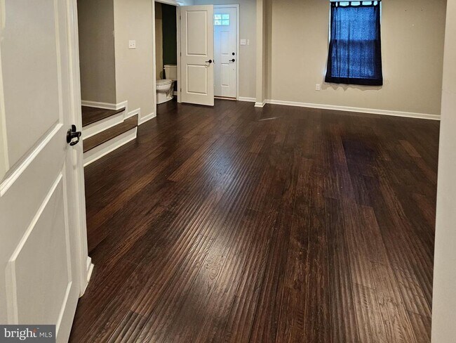 Building Photo - 251 Compass Dr