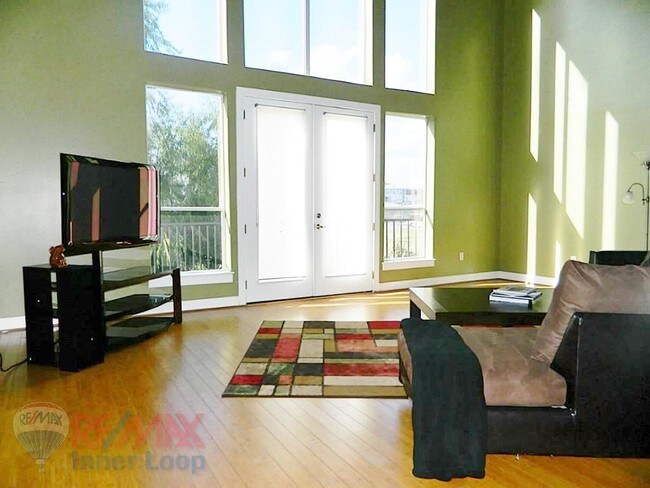 Foto del edificio - 1334 Dowling St