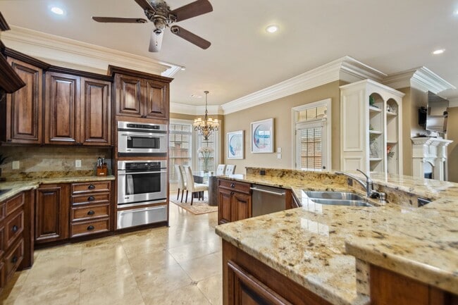 Building Photo - 5417 Lexington Ave