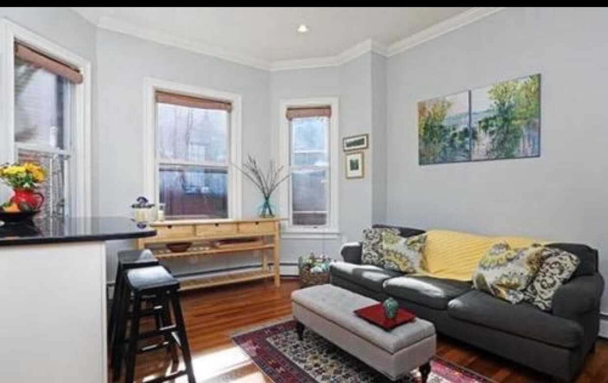 Building Photo - 127 Pinckney St