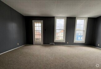 Building Photo - 130 S 12th St
