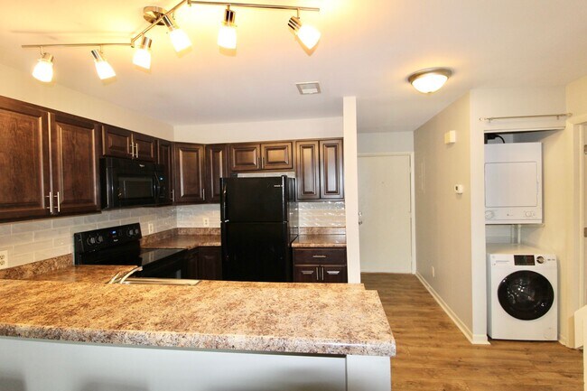 Building Photo - 1336 Hunters Rd