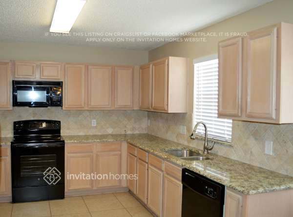 Building Photo - 2928 Marco Dr