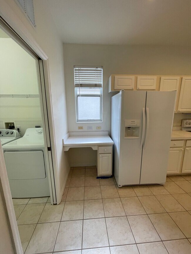 Foto del edificio - JUST LEASED- Annual unfurnished 3/2  house in Sarasota