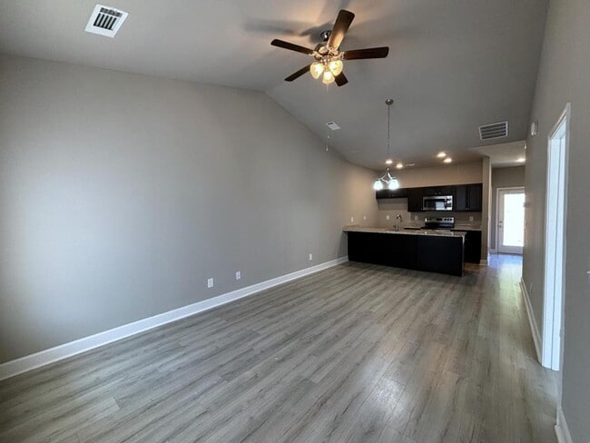 Building Photo - 602 Parkview Ct