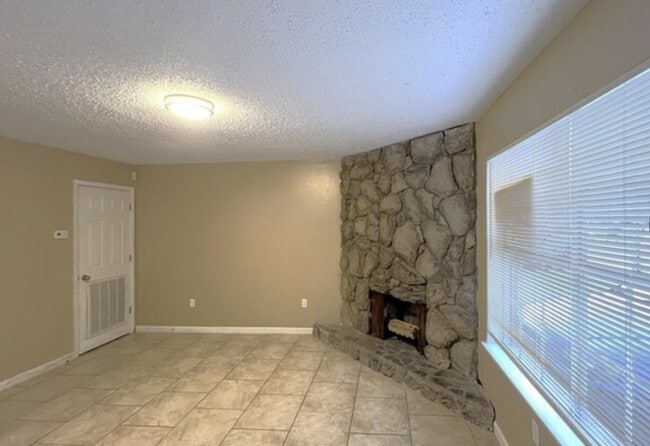 Living room - 1012 Seville Ave