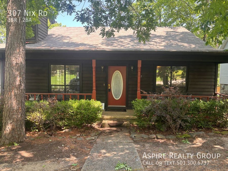 Primary Photo - Farmhouse Style in the middle of West Litt...