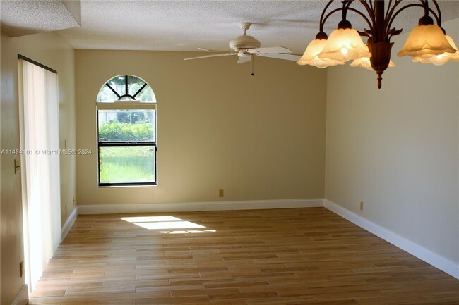 Building Photo - 3690 Village Dr