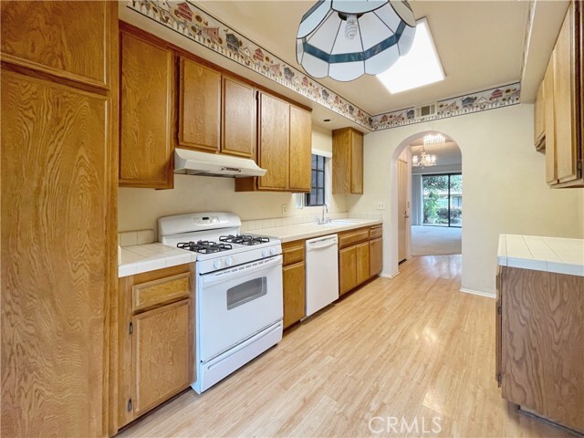 Foto del edificio - 16211 Downey Ave