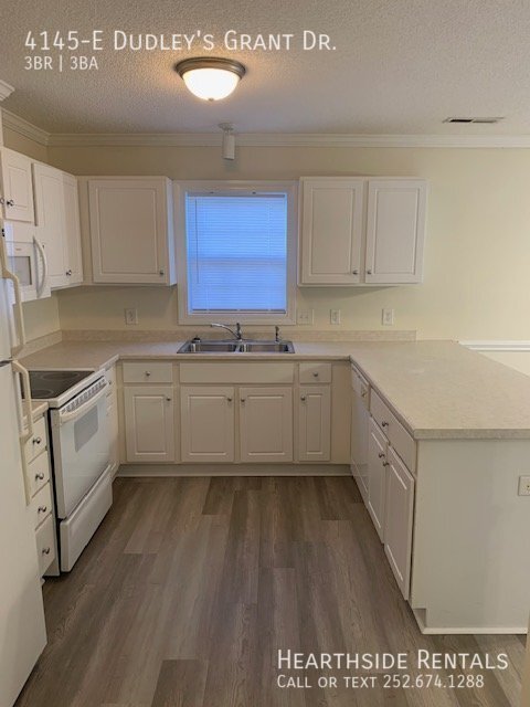 Building Photo - 3 Bedroom 2.5 bath townhome in Dudley's Grant