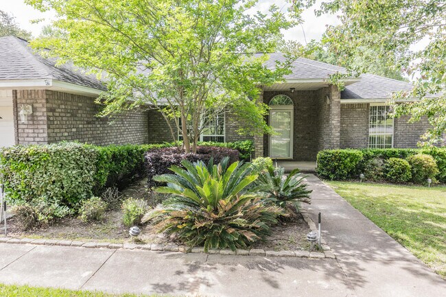 Foto del edificio - 211 Foxchase Way