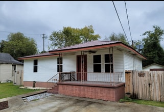 Building Photo - 10 Sandusky Ln