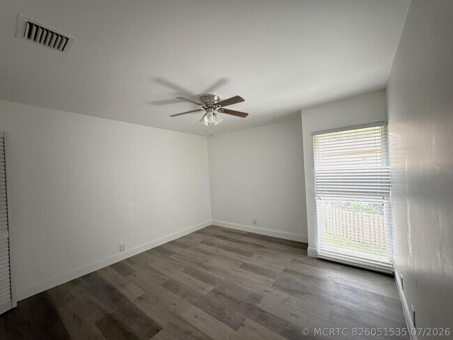 Building Photo - 855 NW 80th Way