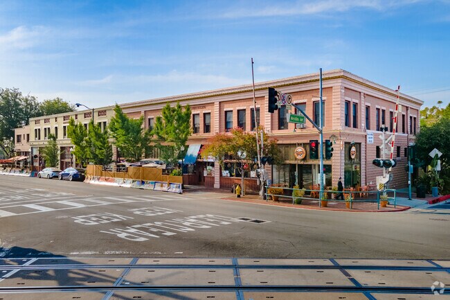 Building Photo - 1001-1019 Mission St