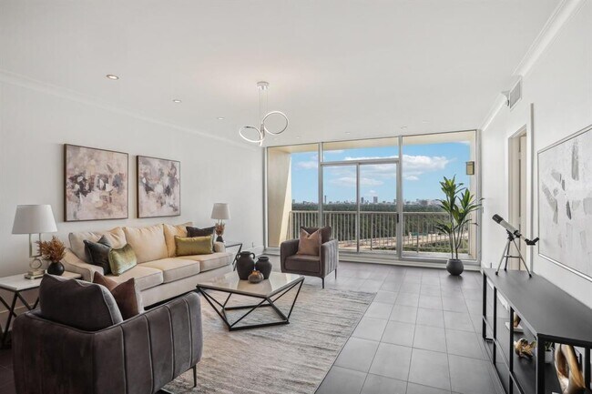 Foto del edificio - 121 N Post Oak Ln