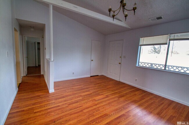 Foto del edificio - 264 W Park St