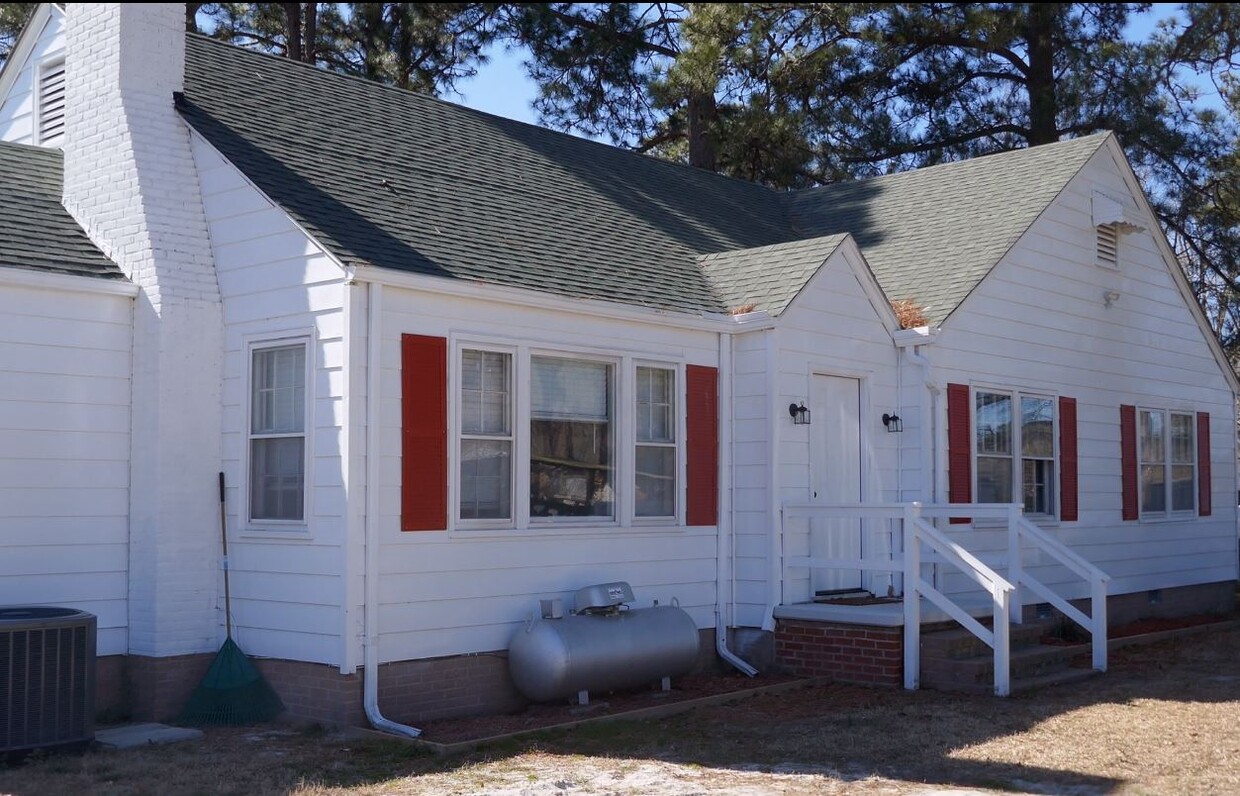 Foto principal - 1809 N Road St