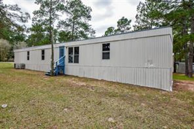 Building Photo - Stunning Manufactured house ready to move in!