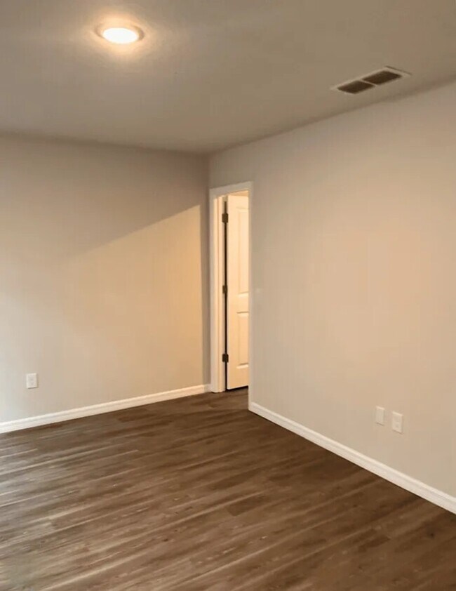 Foto del edificio - 4243 Spring Park Rd
