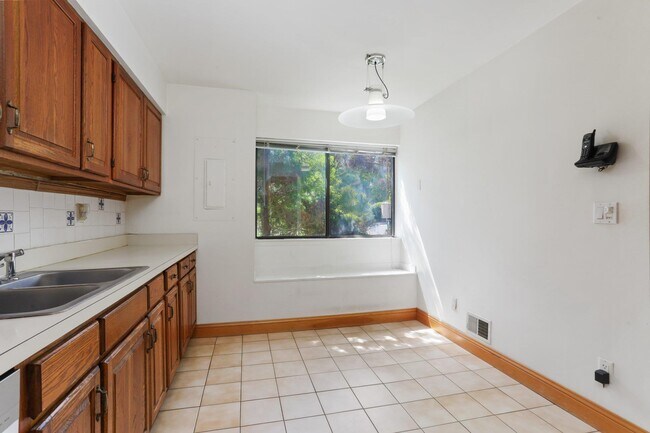Foto del edificio - 56 Arthur Ct