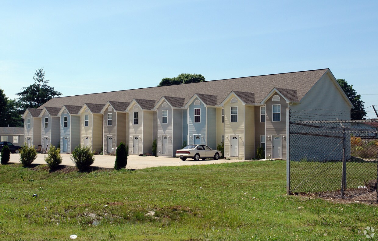 Foto principal - 714-730 1st Ave