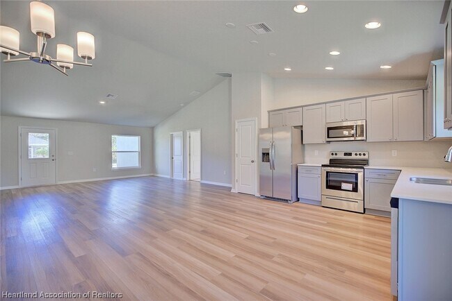 Building Photo - 5523 Castania Dr