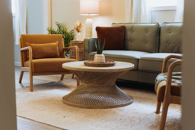 Building Photo - 308 Lamont St