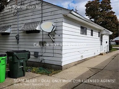 Building Photo - Quaint and Cute 3 Bedroom and 1 bath $1099