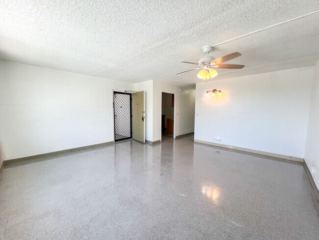 Building Photo - PRICE IMPROVEMENT | $500 Off 1st month! 2 ...