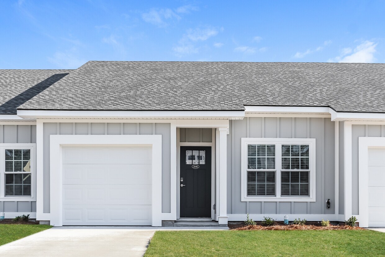 Primary Photo - 1141 Walker Point Way, Brunswick, GA