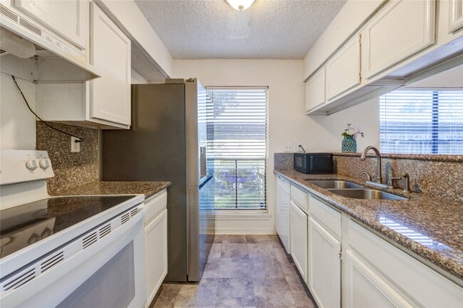 Foto del edificio - 3741 Thistlemont Dr