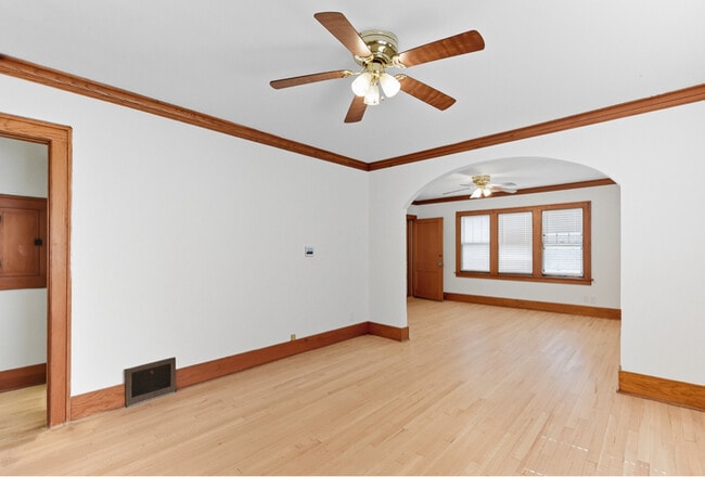 Building Photo - 828 N 41st Ave