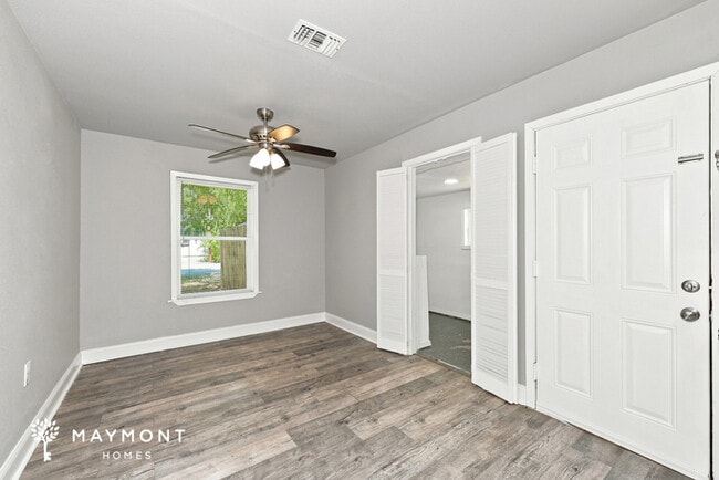 Building Photo - Inviting 3-Bedroom Cleburne Home with Fenced Yard