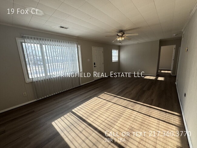 Building Photo - 19 Fox Ct