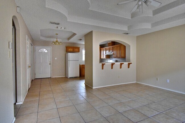 Building Photo - 1607 W Portales Dr