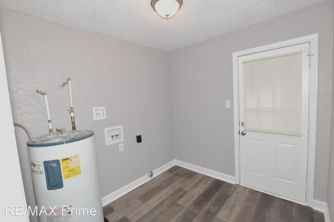 Building Photo - 3 br, 1 bath House - 1320 Wingfield Ave