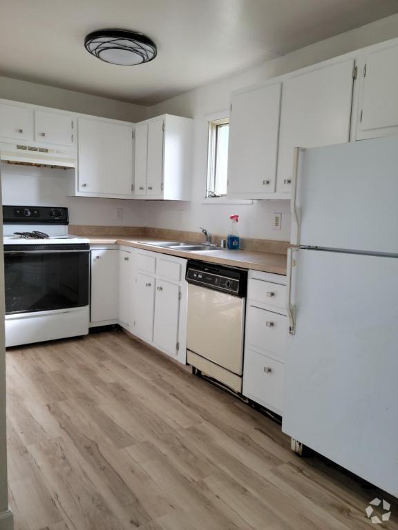 Building Photo - 2213 Lathrop St