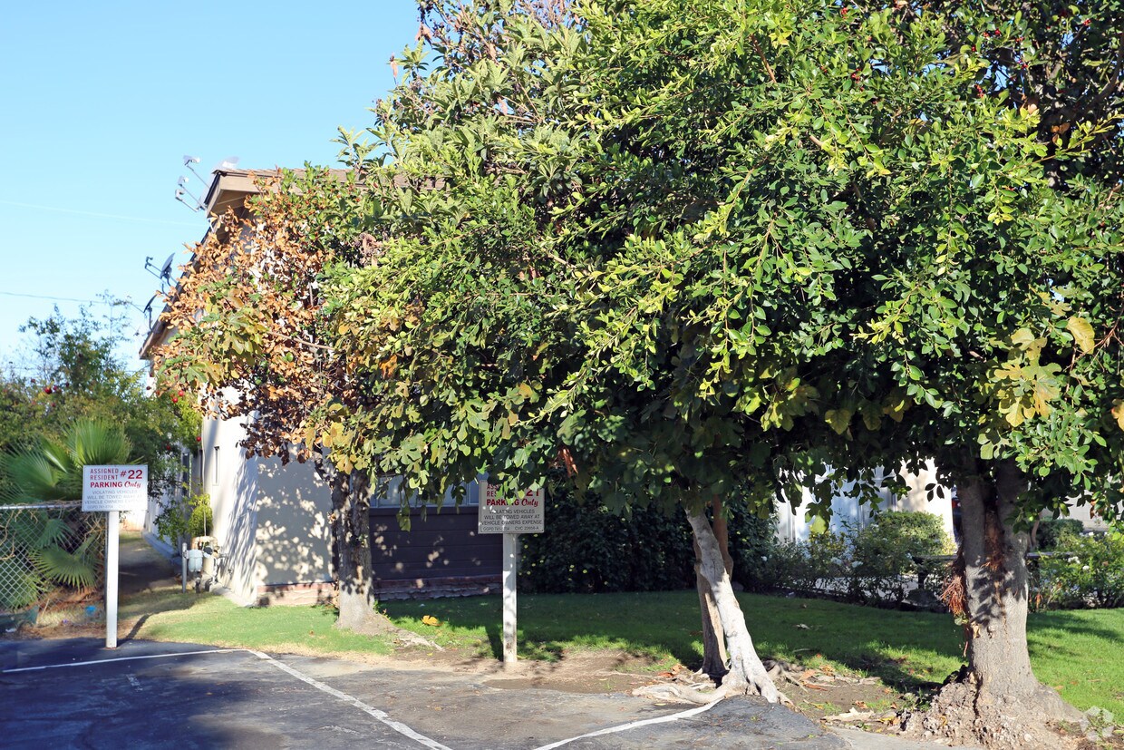 Building Photo - Sulinda Apartments